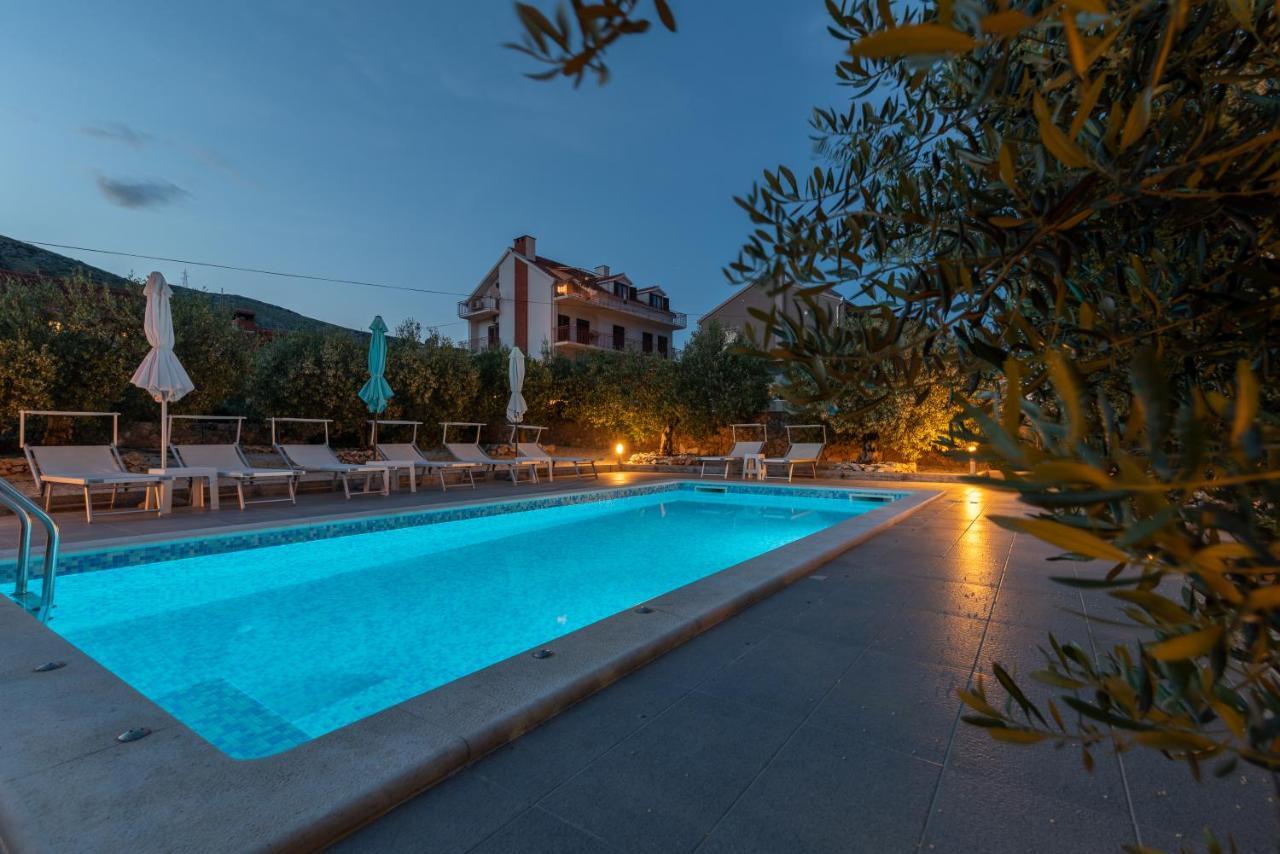 Apartmani Ville Vengo Трогір Екстер'єр фото