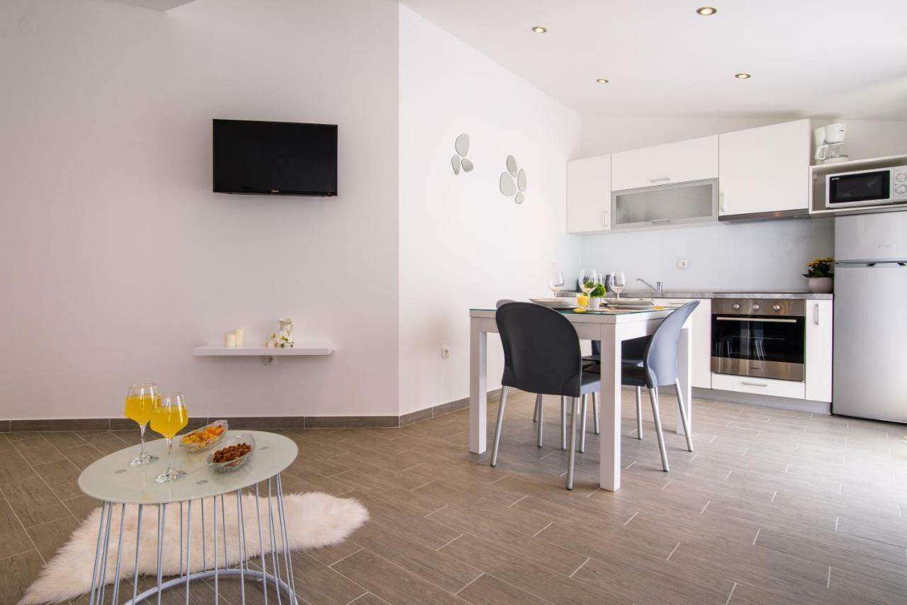 Apartmani Ville Vengo Трогір Екстер'єр фото