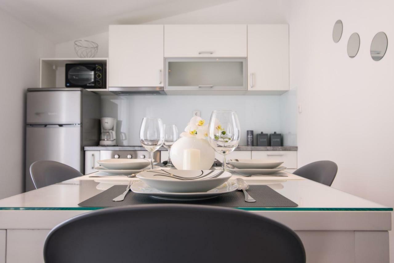Apartmani Ville Vengo Трогір Екстер'єр фото