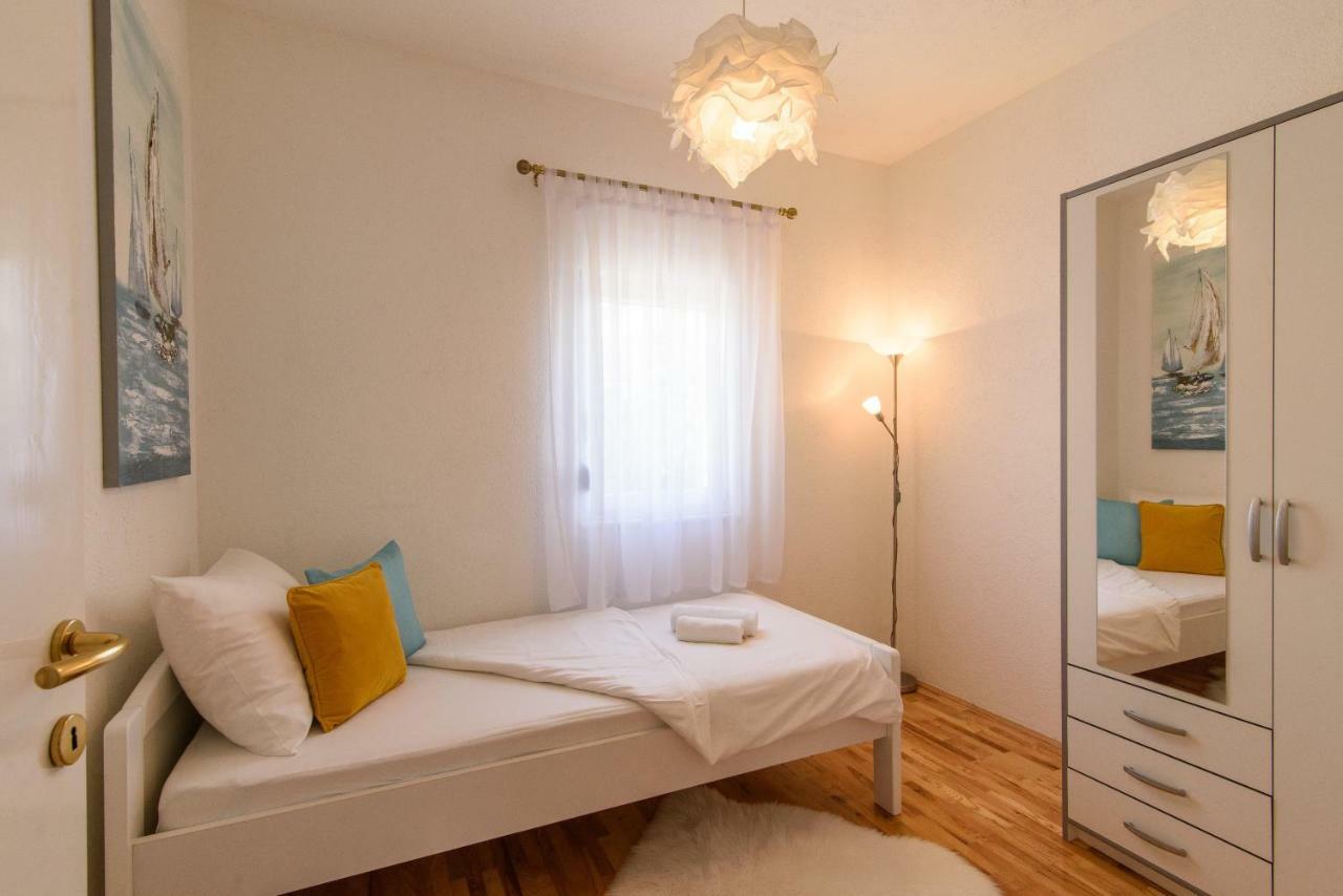 Apartmani Ville Vengo Трогір Екстер'єр фото